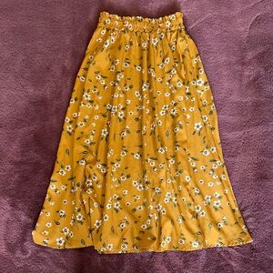 Floral Mustard Skirt NWOT, size small